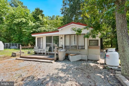 111 BEACH HARBOR DR 11F - Photo 1