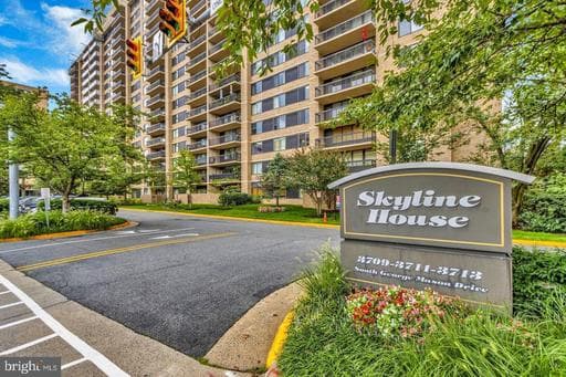 3713 S GEORGE MASON DRIVE 1102 WEST - Photo 1