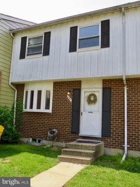 494 KENILWORTH COURT - Photo 1