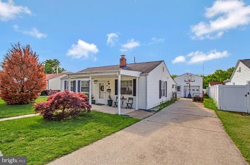 805 DALE ROAD - Photo 1