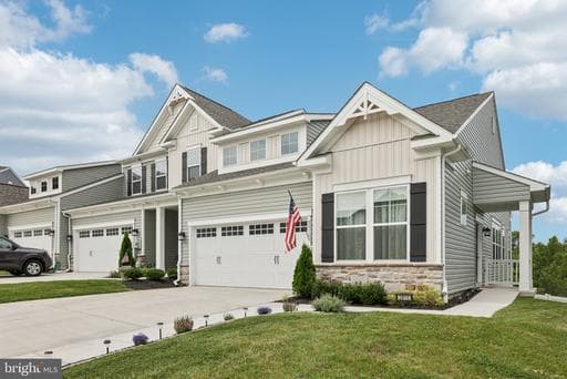 2810 TOWN VIEW CIRCLE - Photo 1