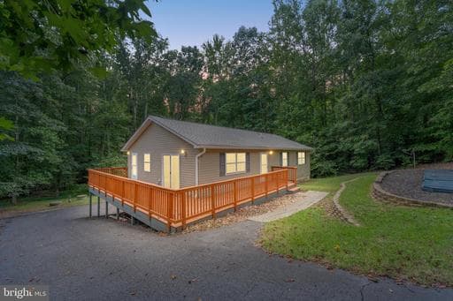 7224 WASHINGTON DRIVE - Photo 1