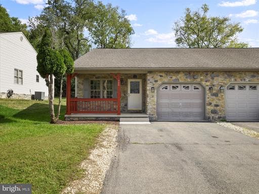 920 FREDERICK STREET - Photo 1