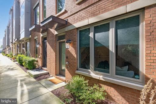 864 THOMPSON CRES #44,ROCKVILLE,MD,20852,MONTGOMERY - Photo 1