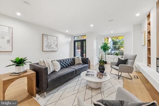 2507 I STREET - Photo 1
