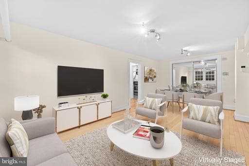 3001 PORTER STREET 100 - Photo 1