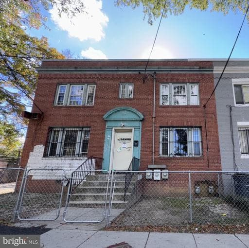 517 PARKLAND PLACE - Photo 1
