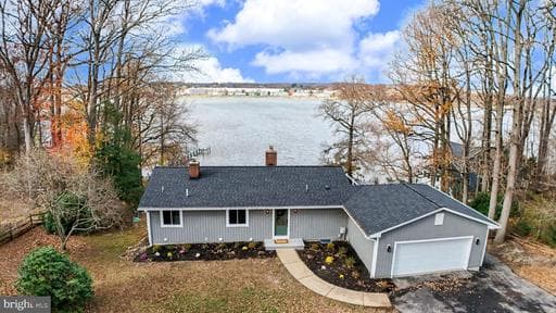 4 POPLAR GROVE AVENUE - Photo 1