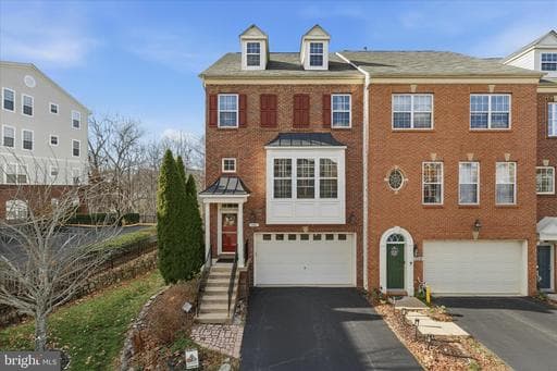 9748 Corbett Cir, Manassas Park, VA 20111-7004, United States - Photo 1