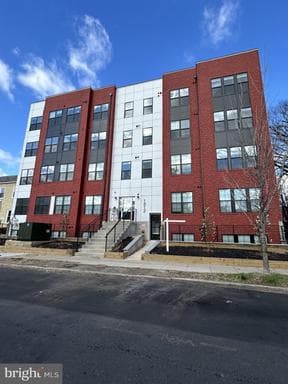 1812 H PLACE B02 - Photo 1