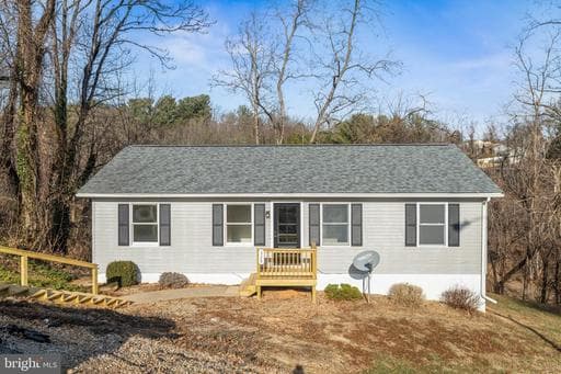328 Monument Dr, Staunton, VA 24401-2673, United States - Photo 1