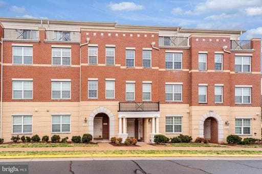 Ferncrest Ter, Ashburn, VA 20148, United States - Photo 1