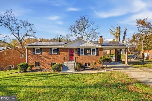 1802 CLAYTON DRIVE - Photo 1