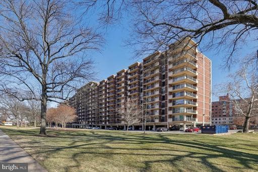 1300 ARMY NAVY DR #106,ARLINGTON,VA,22202,ARLINGTON