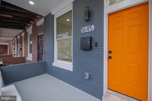 1645 NORMAL AVENUE - Photo 1