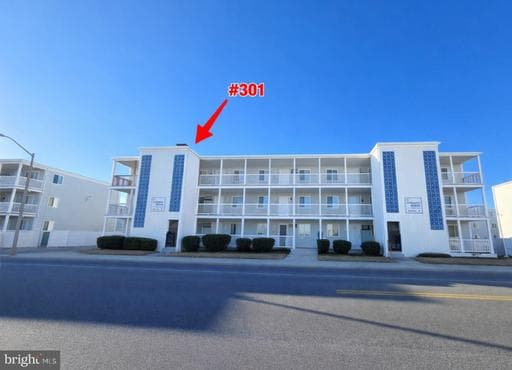 417 ROBIN DRIVE B301