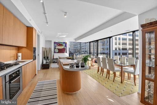 920 I STREET 411 - Photo 1