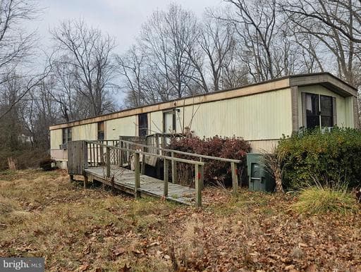 2120 KALMIA ROAD - Photo 1