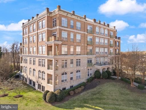 810 BELMONT BAY DRIVE 201