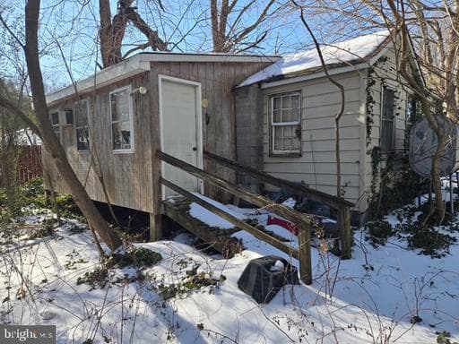 27160 BARTON STREET - Photo 1