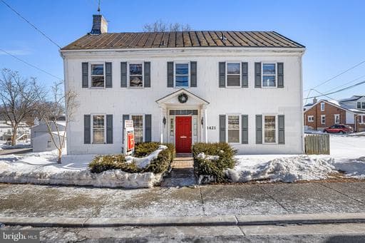 1421 N MAIN STREET - Photo 1