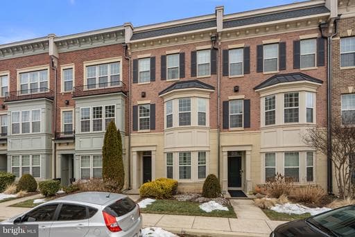 807 ADMIRALS WAY 317 - Photo 1