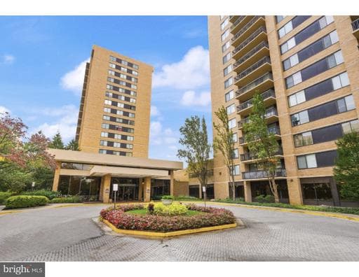 3709 S GEORGE MASON DRIVE 406-E - Photo 1