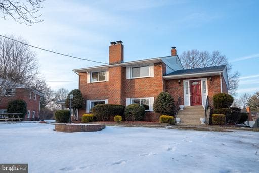 5704 NORMAN COURT - Photo 1