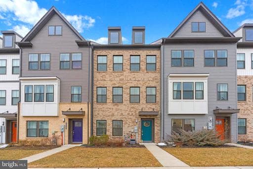 737 ALLEGHENY AVENUE - Photo 1