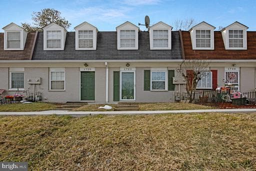 1722 VILLAGE GREEN DRIVE A-12 - Photo 1