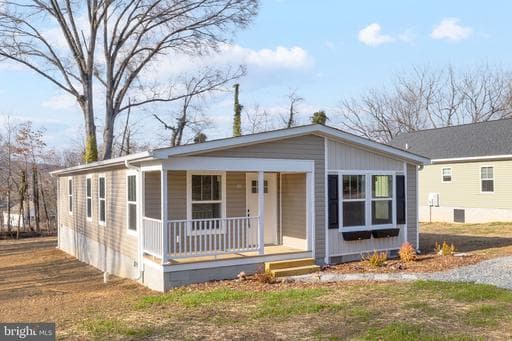 320 EAST STREET - Photo 1