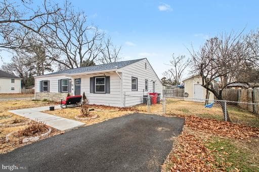 1229 E LONGVIEW DRIVE - Photo 1