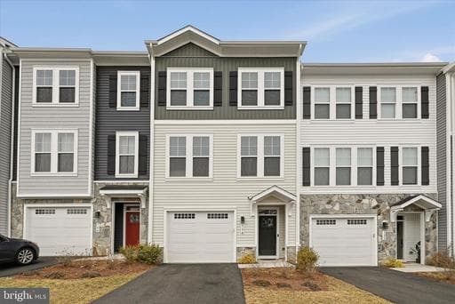 124 CHECKERSPOT WAY - Photo 1