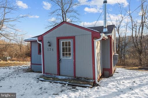174 BLUEBIRD WAY - Photo 1