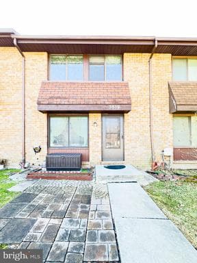 5859 HUNT HILL DRIVE 12-05 - Photo 1