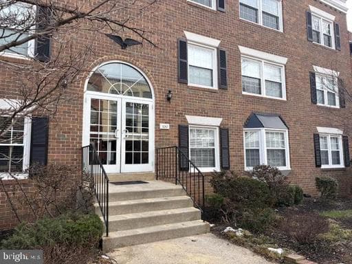 100 Church St NW, Vienna, VA 22180-4538, United States - Photo 1