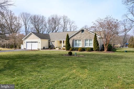 108 HOLLY COURT - Photo 1
