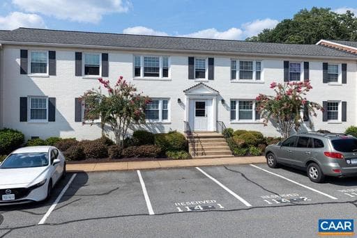 114 HESSIAN HILLS RDG #1,CHARLOTTESVILLE,VA,22901,ALBEMARLE