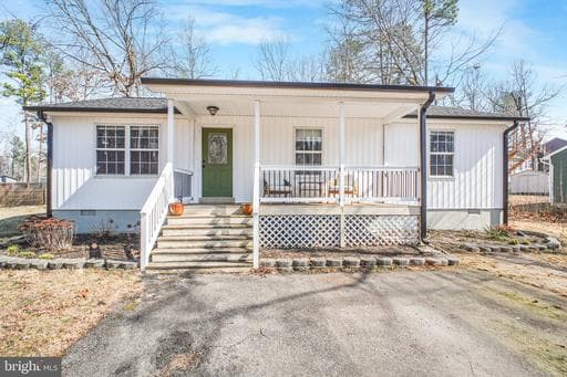 270 AMERICAN DRIVE - Photo 1