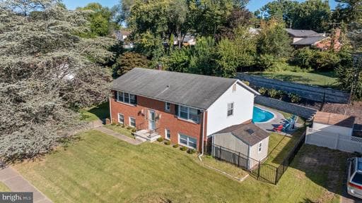 910 CRESTWICK ROAD - Photo 1