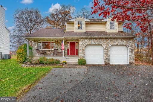 2508 PERRING WOODS ROAD - Photo 1
