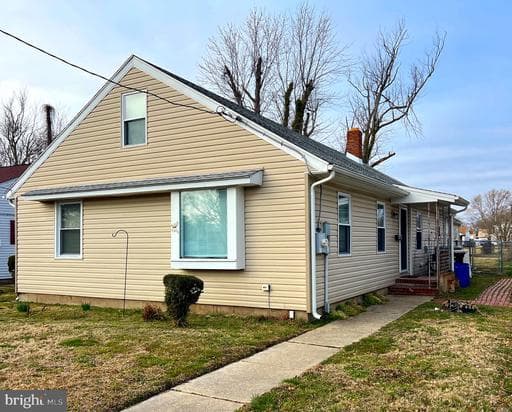 315 SHEPHERD AVENUE - Photo 1