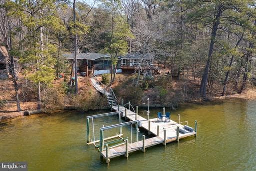 57 SWANN COURT - Photo 1