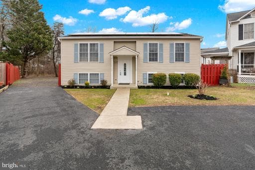 8252 GLEN COURT - Photo 1