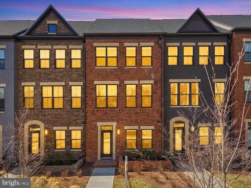 820 S GREENBRIER STREET
