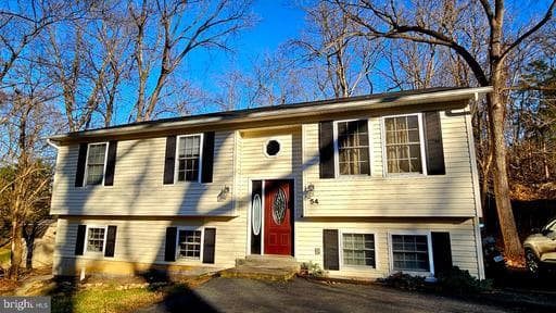 54 MAGNOLIA DRIVE - Photo 1