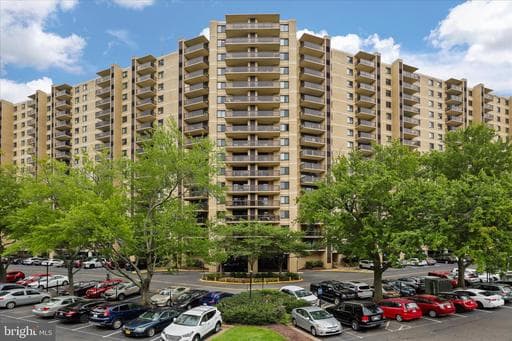 205 YOAKUM PARKWAY 216