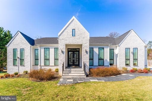 908 WALKER ROAD - Photo 1