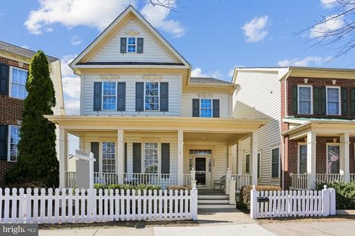 945 MAIN STREET - Photo 1