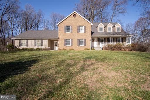 8704 JANS COURT - Photo 1